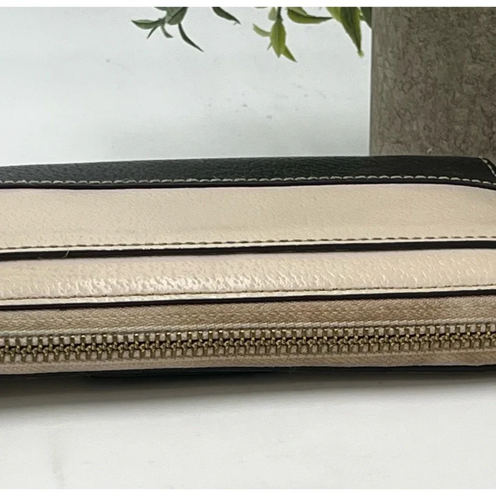 Kate Spade Wellesley Neda Black & Cream Zipper‎ Leather Wallet